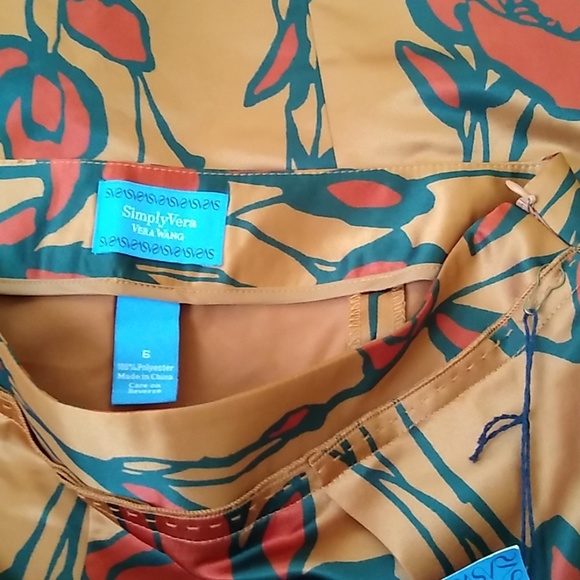 NWT Vera Wang Simply Vera Red Tulip misses skirt 6 - Picture 4 of 8